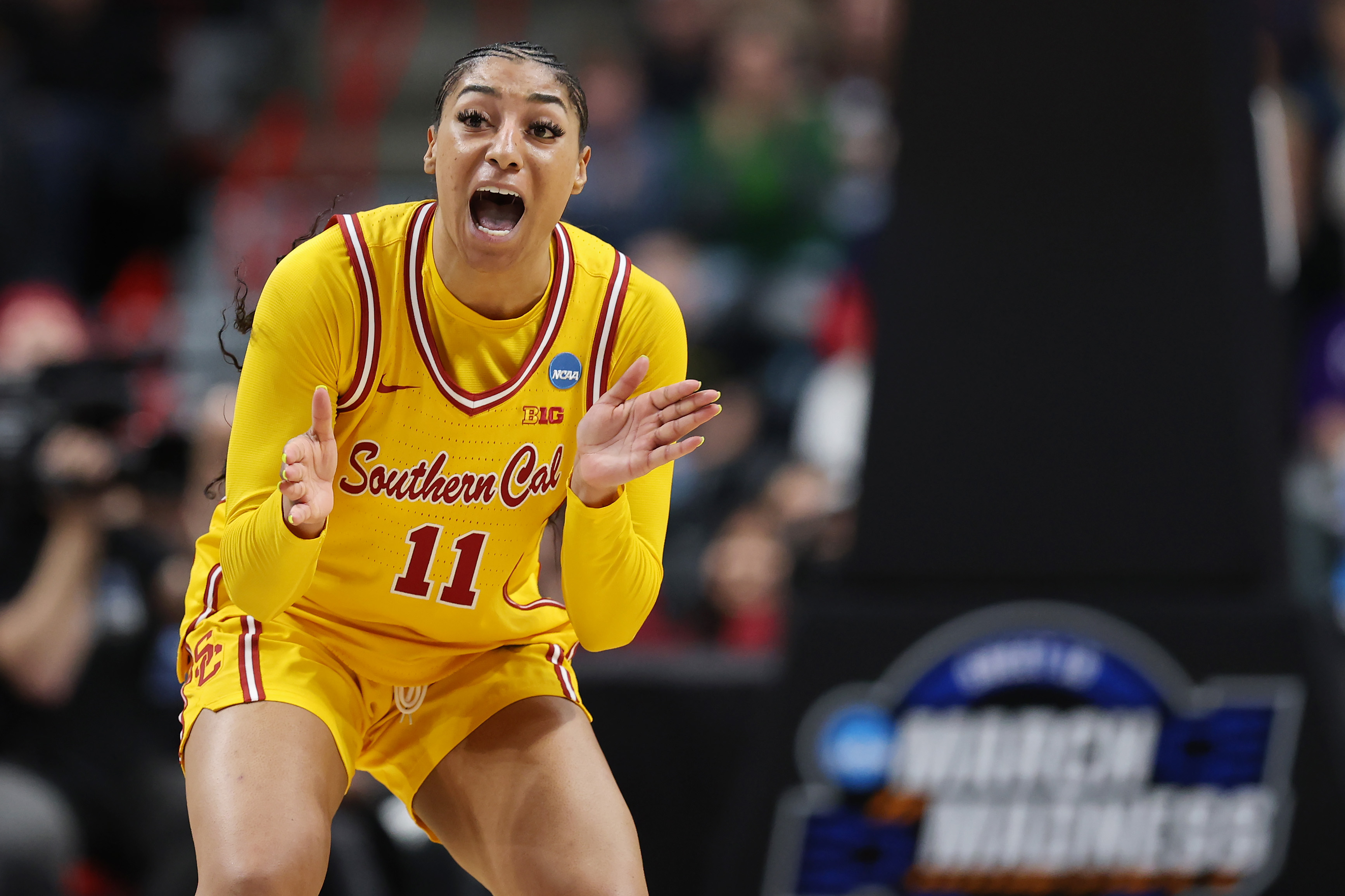 Kennedy Smith has been asked to step up in Juju Watkins' absence, and she did on Saturday, leading the team with 19 points.